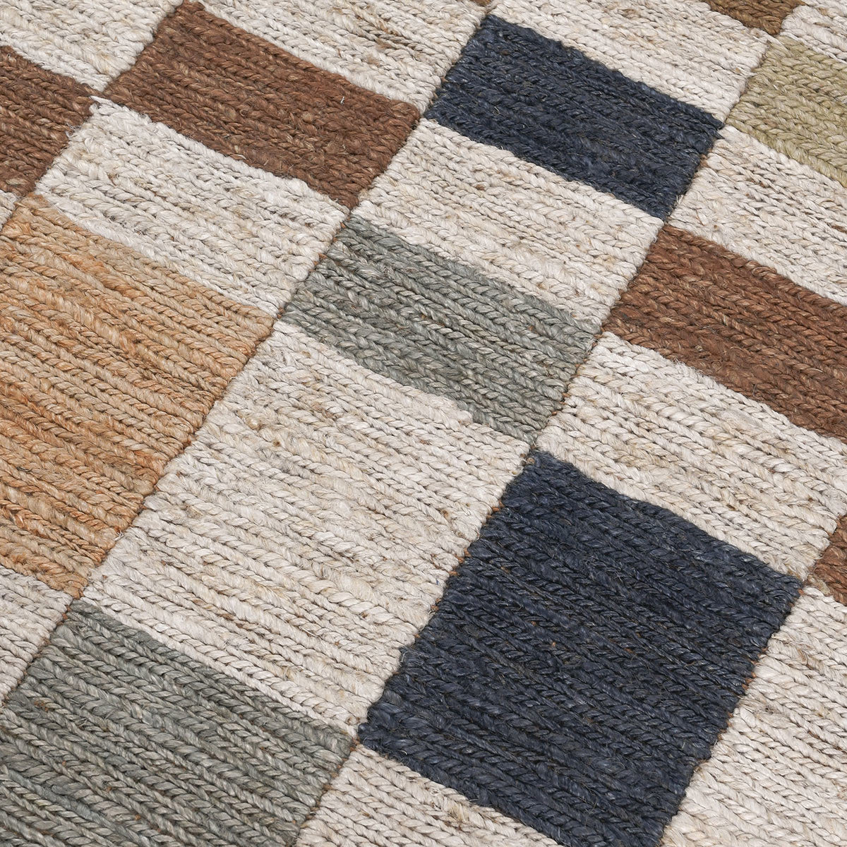 30091885