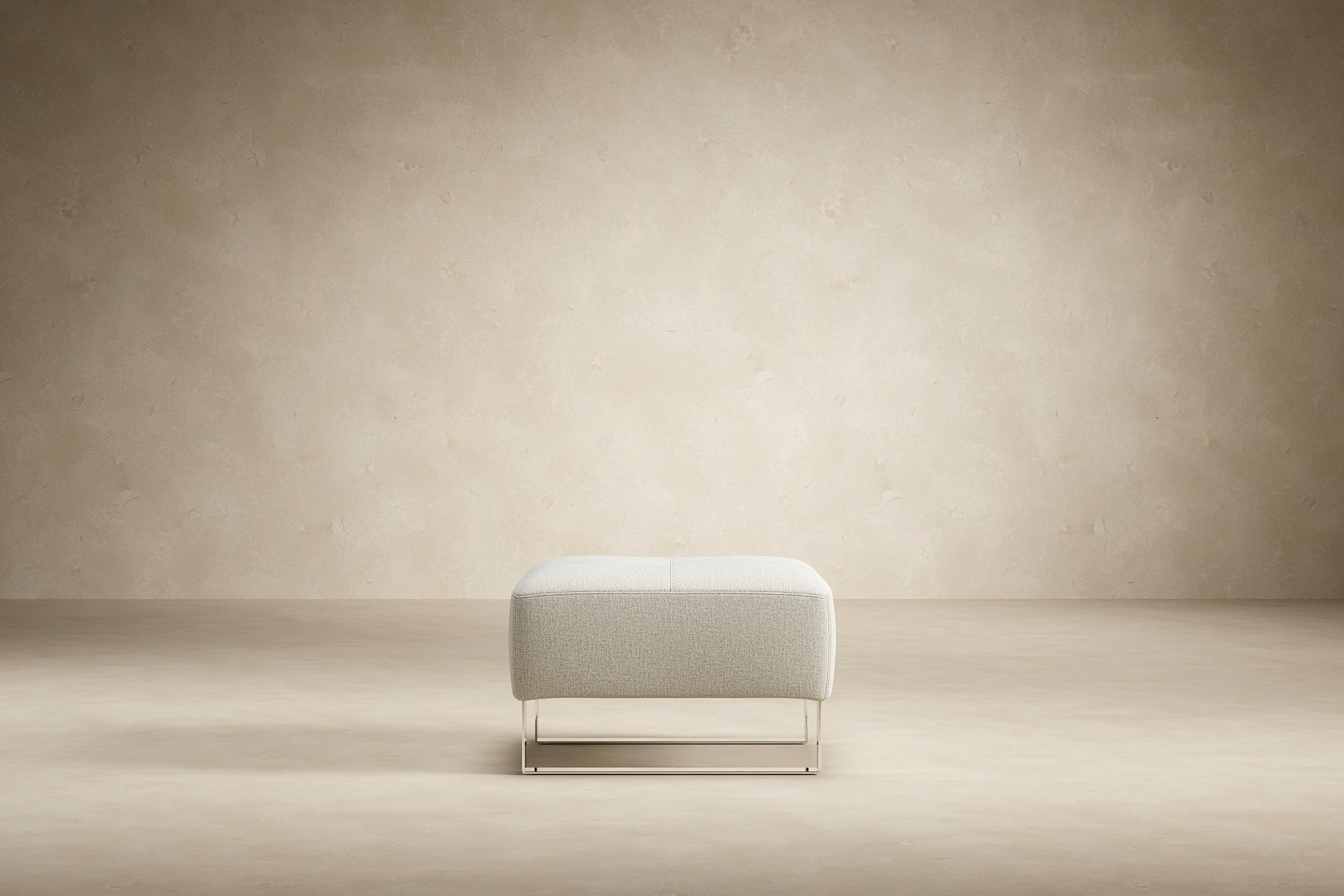 Supremax/Cassius D.E.L. ottoman 527