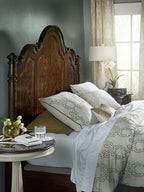 Leesburg King Poster Bed