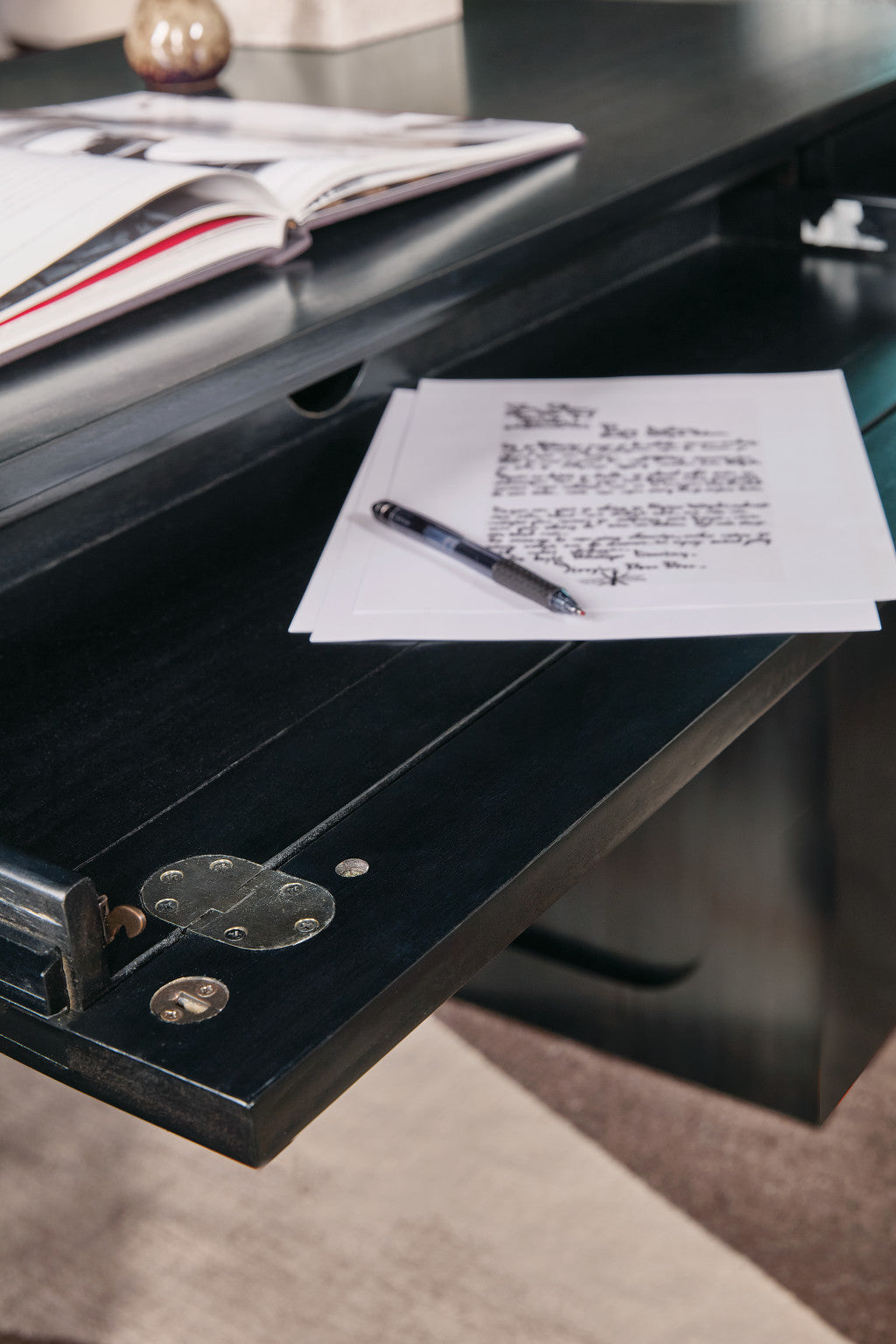 Kenzo Adjustable-Height Desk